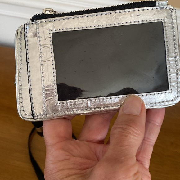 PINK VICTORIA’S SECRET SILVER LANYARD ID HOLDER - Picture 4 of 9